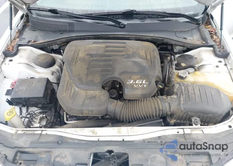 2015 Chrysler 300 Limited z USA, uszkodzony, nr VIN 2C3CCAAG0FH903702